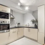 Apartamento Errismore House