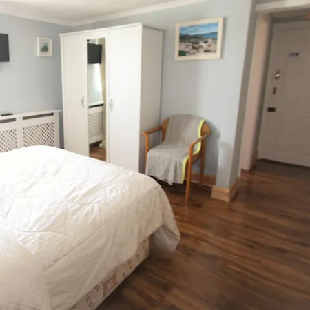 Errismore House Apartment