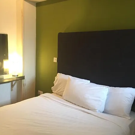 Errismore House Apartment *