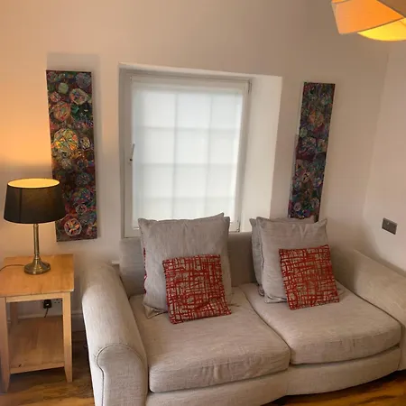 Errismore House דירה