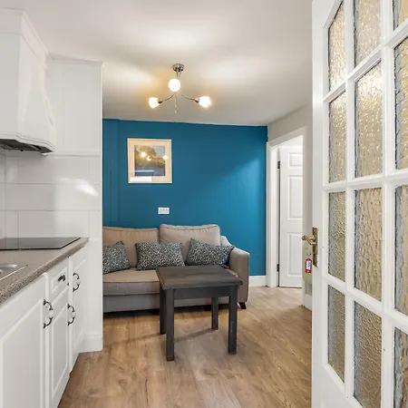 Daire Errismore House *