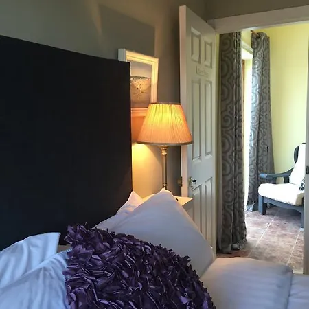 Errismore House קליפדן