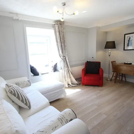 Errismore House דירה