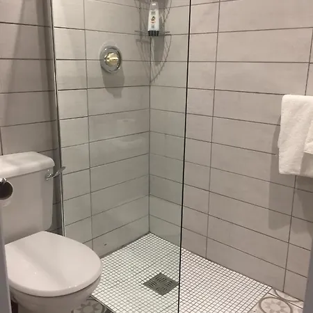 Errismore House Apartment