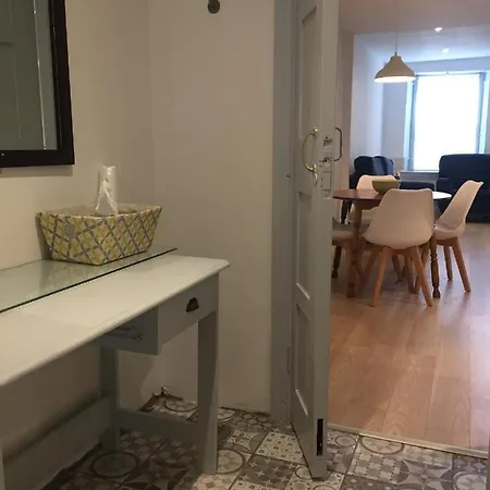 Errismore House דירה *