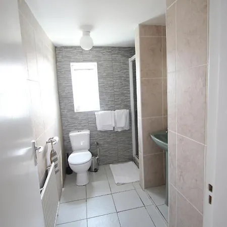 Errismore House קליפדן