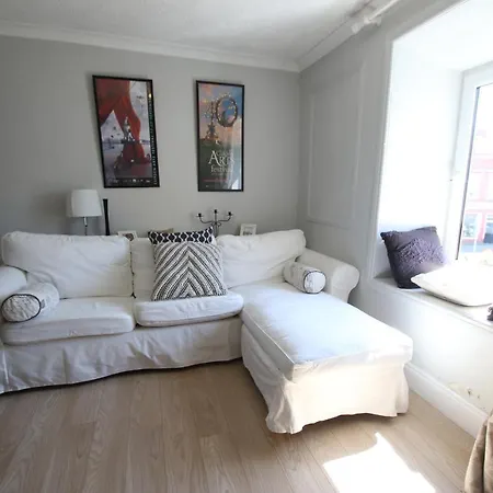 Errismore House קליפדן