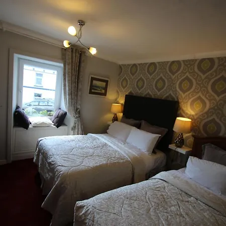 דירה Errismore House